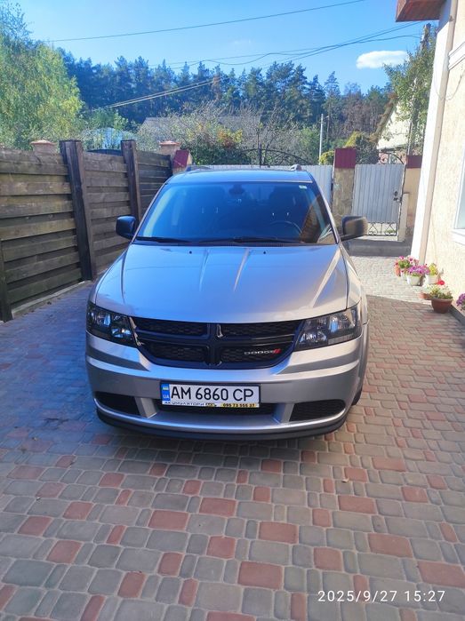Продам автомобіль dodge journey