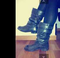 Botas em pele, estilo militar