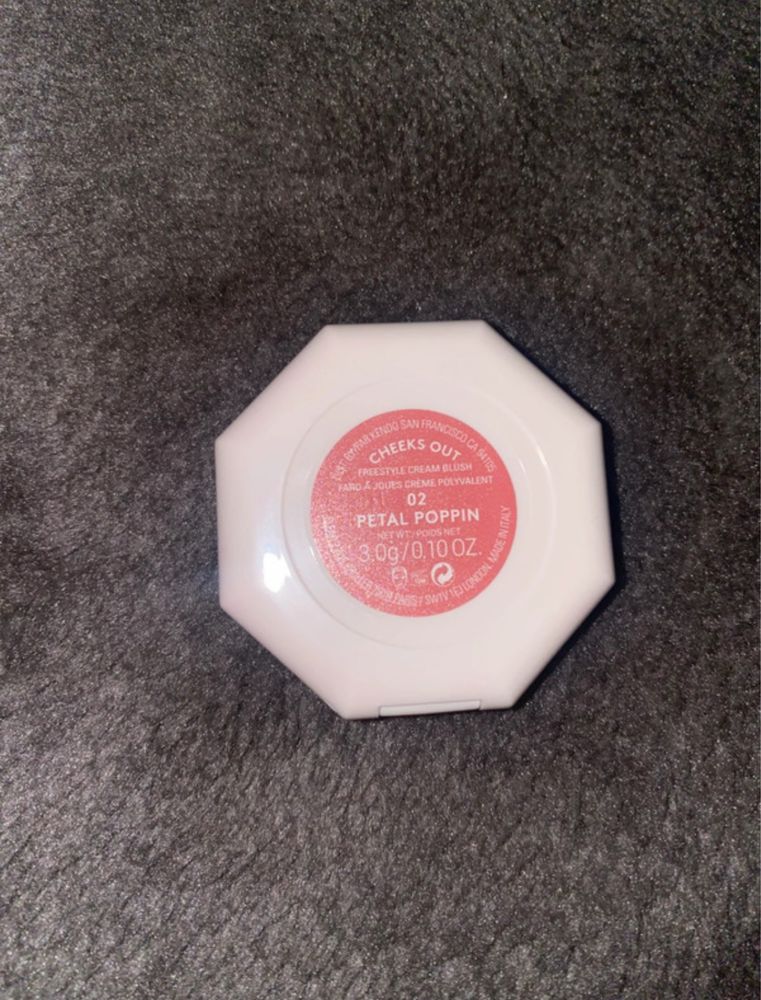 Kremowy róż do policzków fentybeauty 02 petal poppin(nowy!)