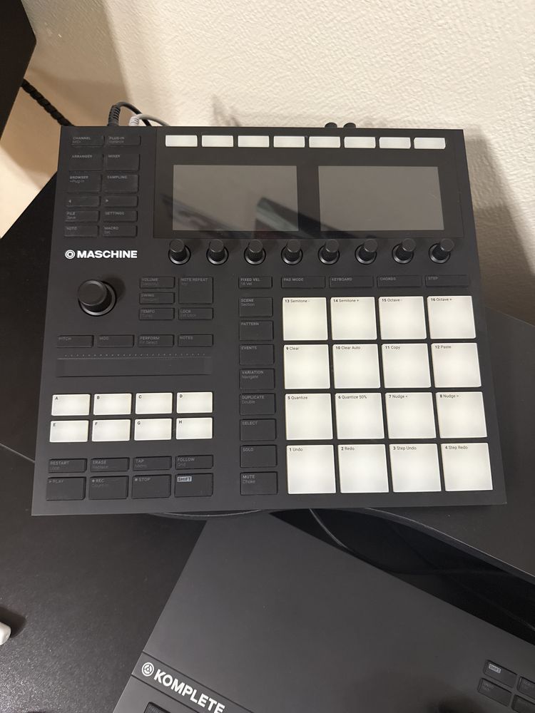 Sampler NI Maschine Mk3 Native Instruments JAK NOWY