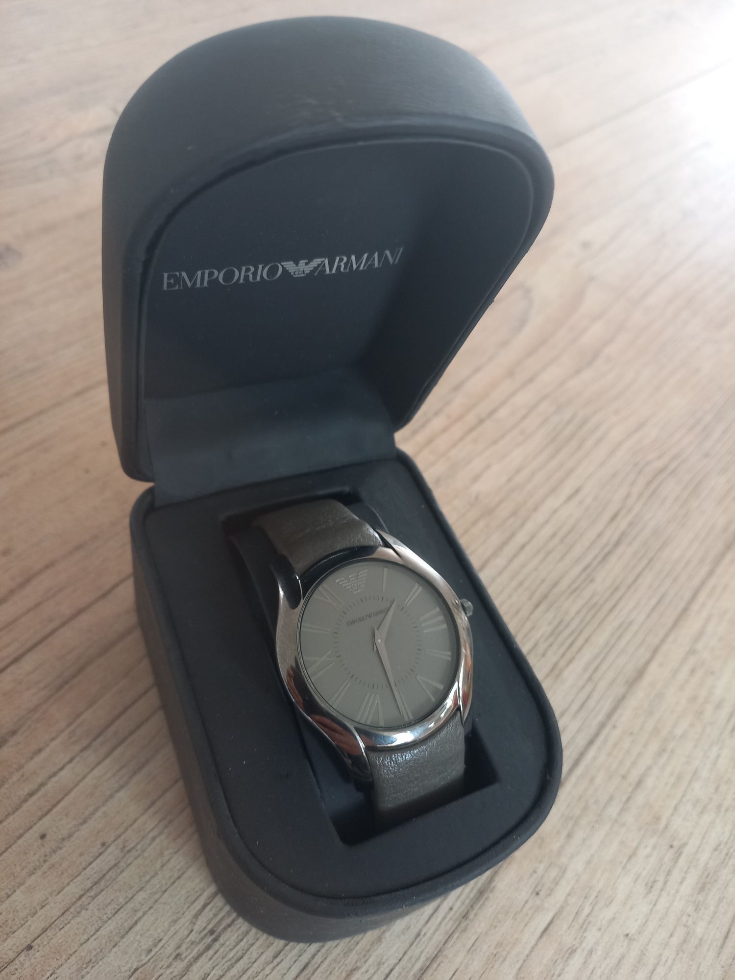 Relógio Emporio Armani Super Slim Quartz