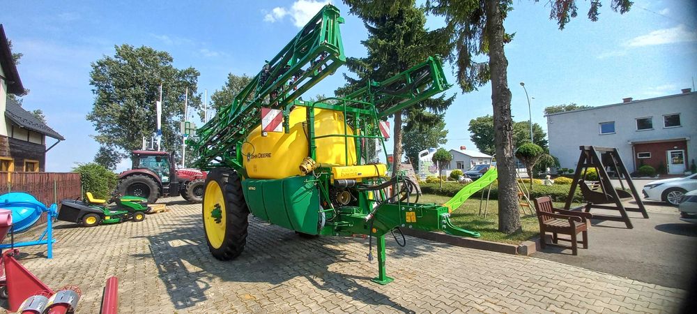 Opryskiwacz ciągany 4000 litrów, belka 21 metrów John Deere M740