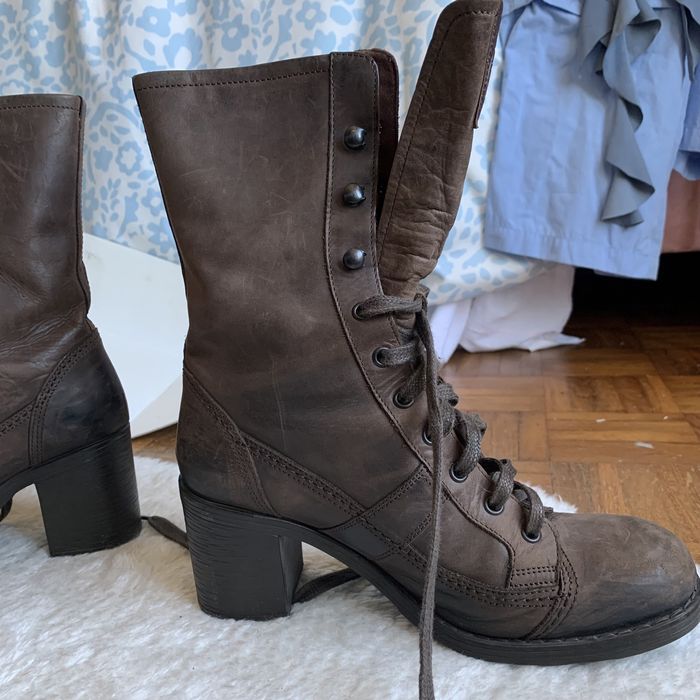 Botas OXs de pele castanha