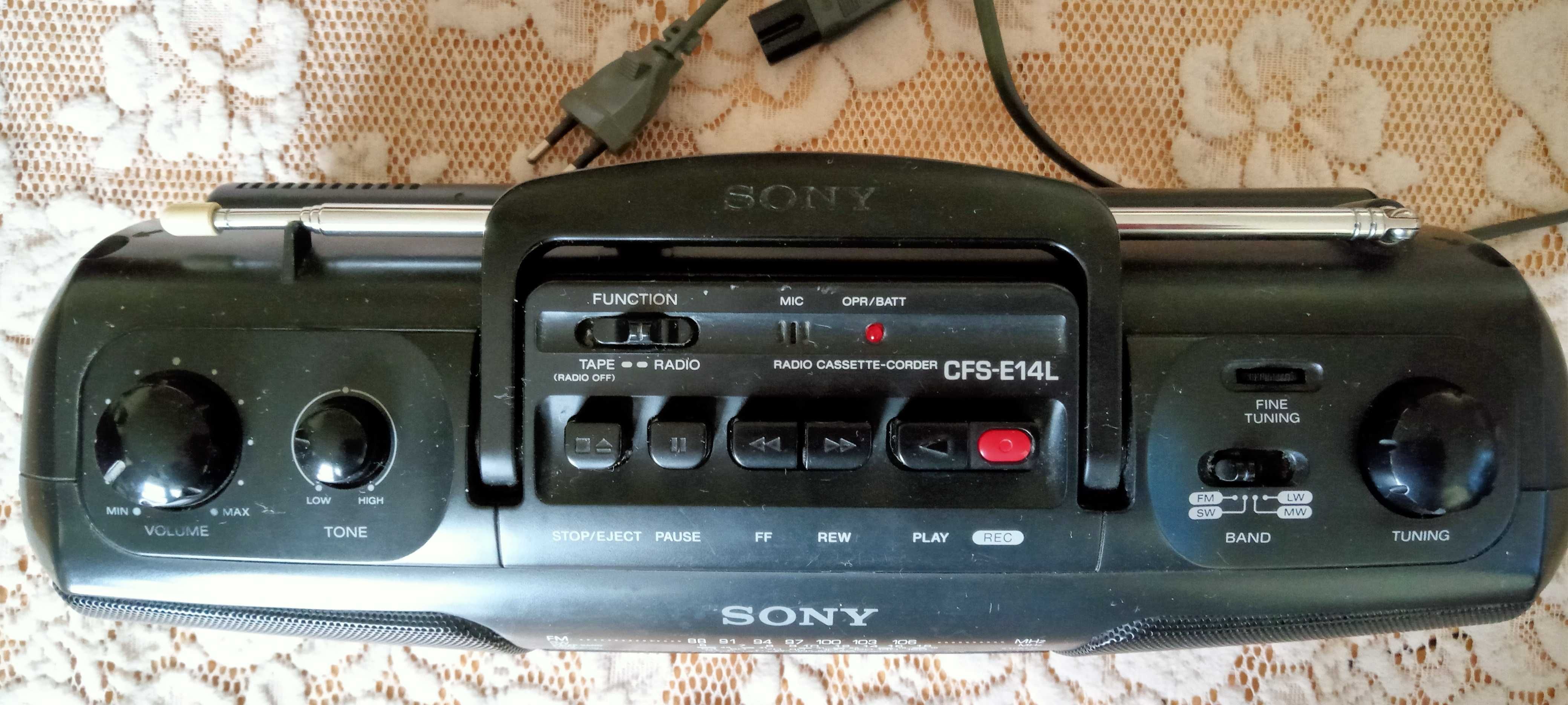 Radiomagnetofon SONY CFS - E14L czarny z kablem, w pełni sprawny