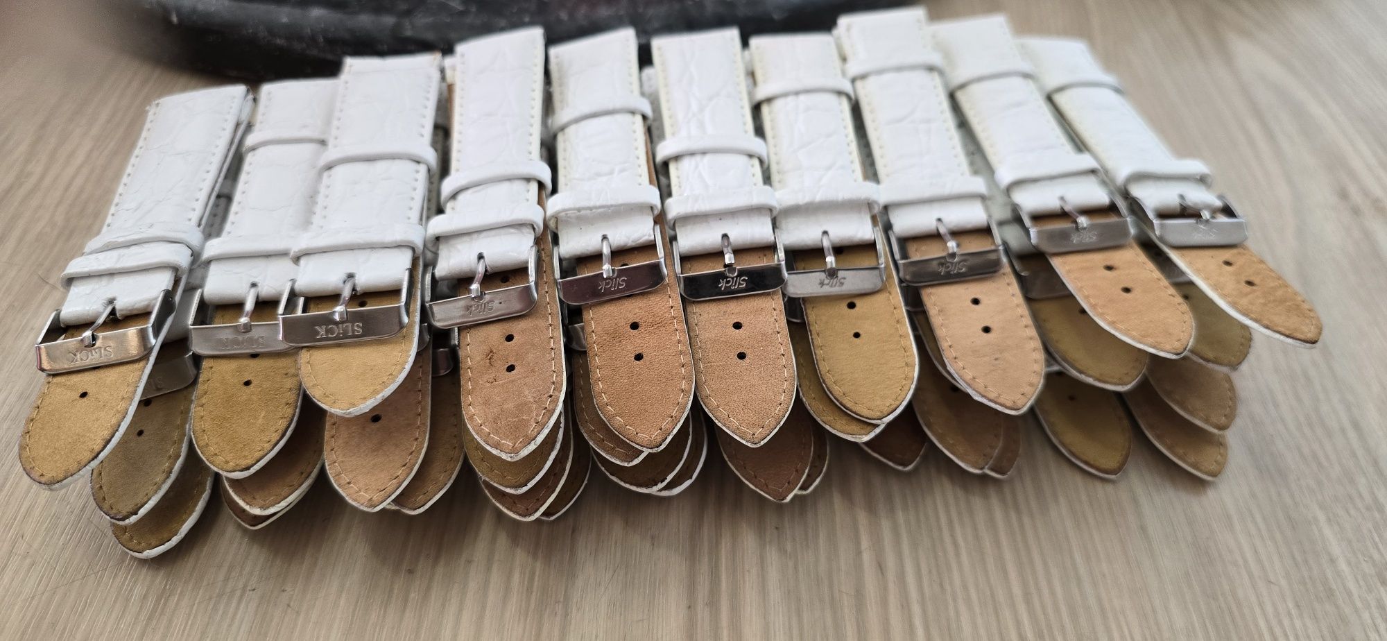Braçaletes slick lavrados brancos 38 unidades 24mm