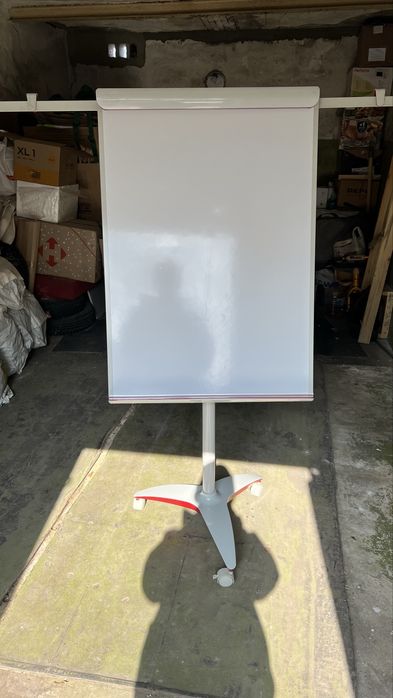 Флирчарт для маркеров на колесиках