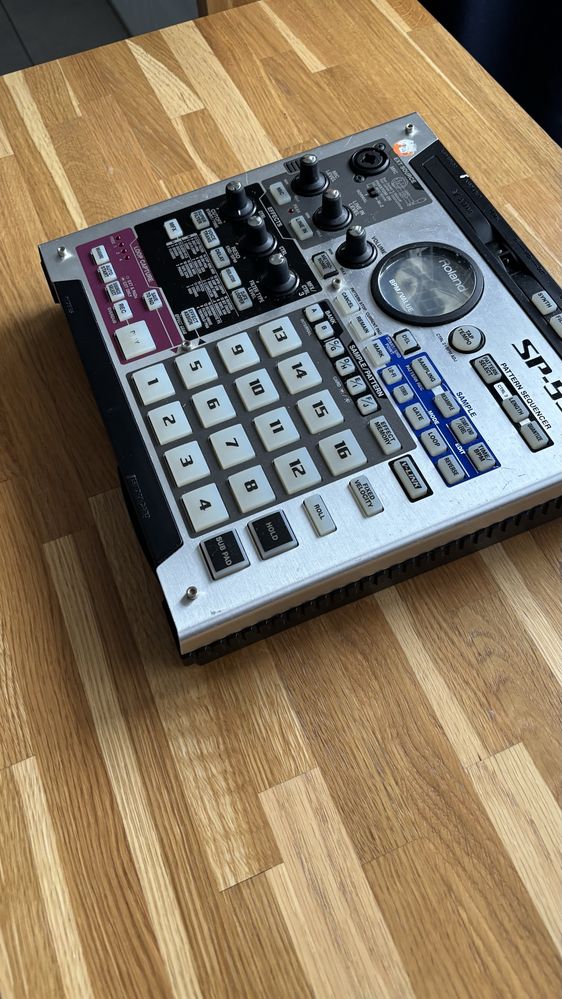 Sampler Roland sp-555