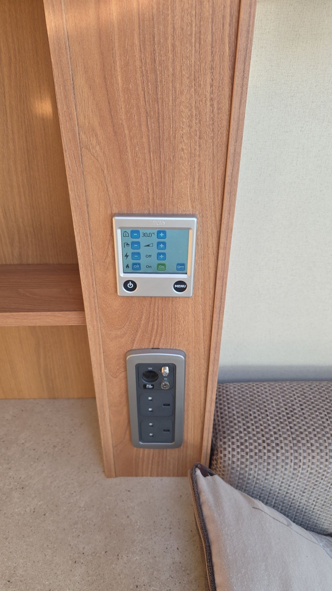 Swift challenger SE 2013 mover, namiot,solar