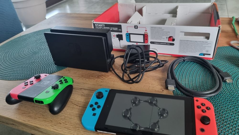 Nintendo switch v2 full pakiet + gra