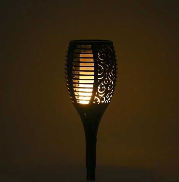 Садовый светильник (факел) на солнечной батарее с имитацией огня.