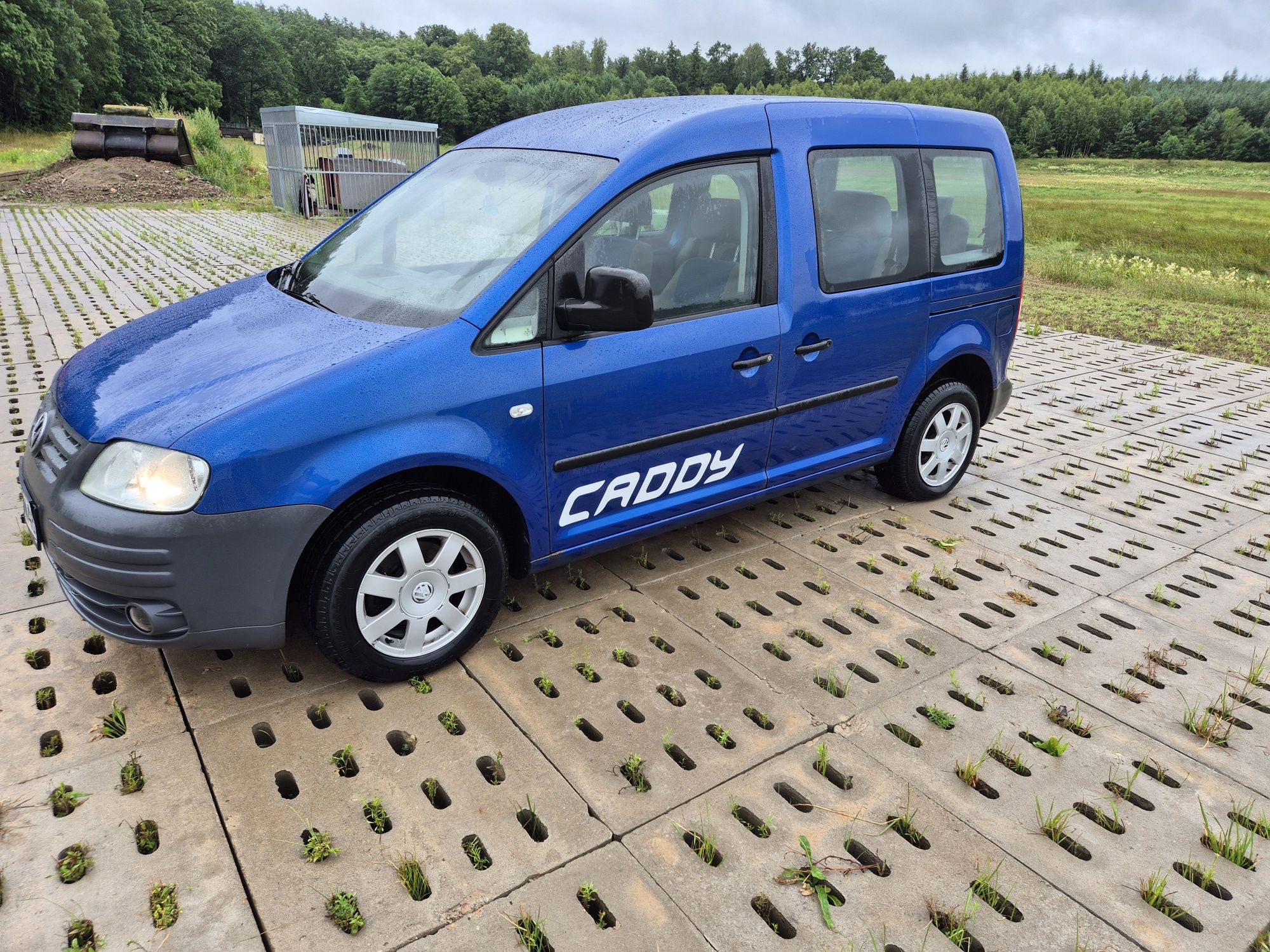 Vw caddy 1.9tdi 105km 7 osobowy