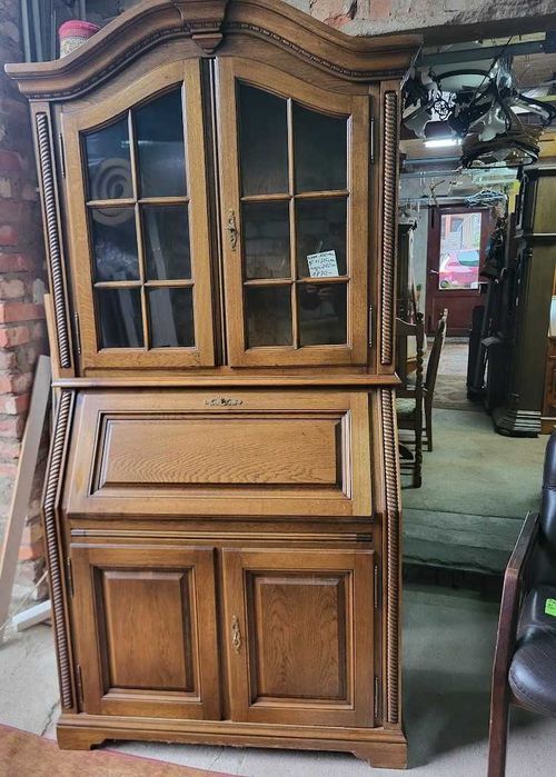 Bardzo ładna stylowa komoda z wiryną dębowa sekretarzyk dębowy biurko