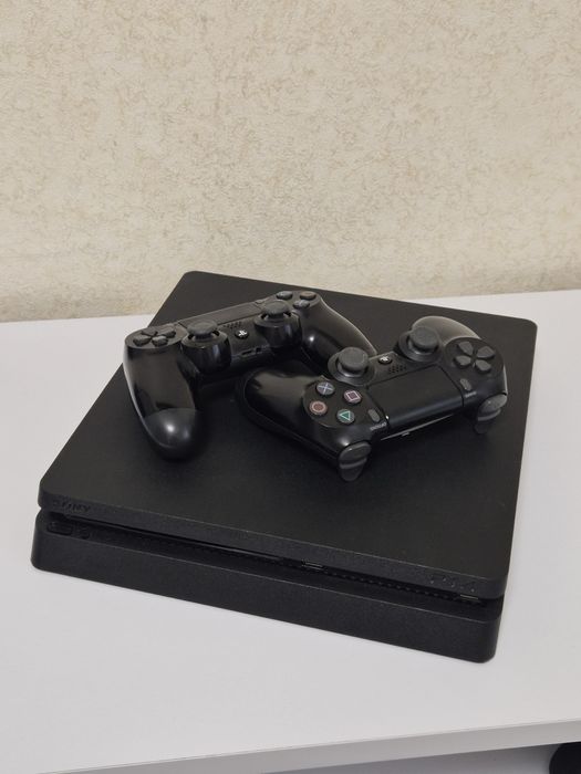 Playstation 4 Slim 1TB, 9 дисків