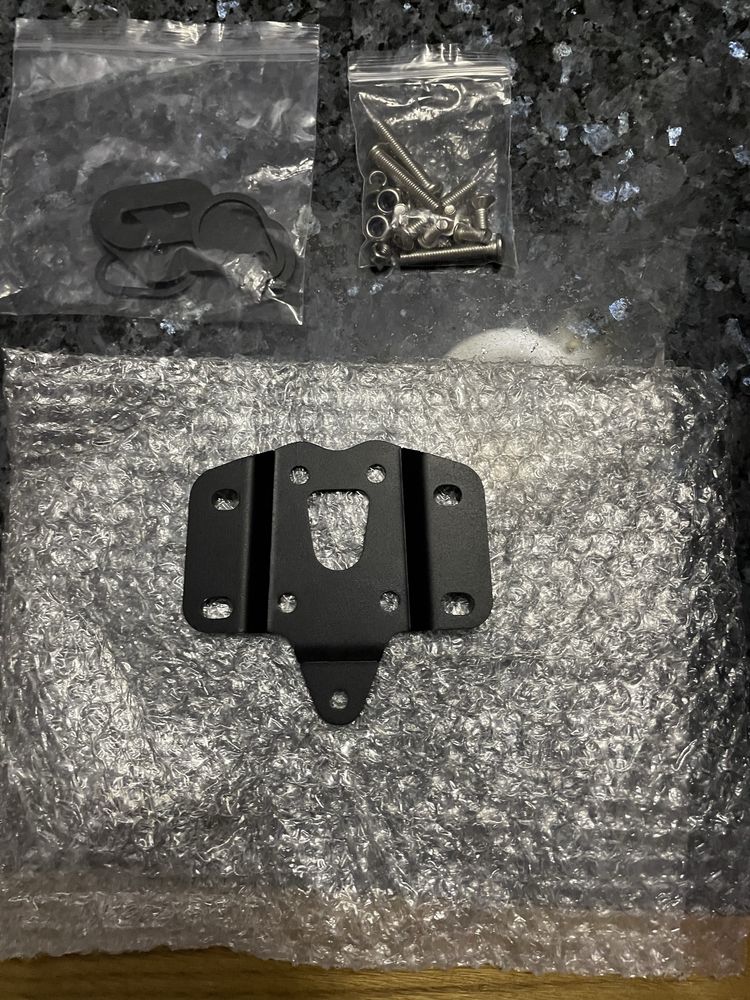 Suporte de matricula curto mt-07