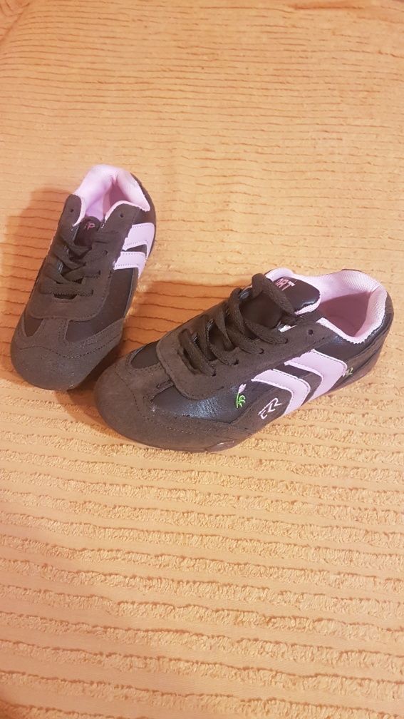 Buty codzienne, sportowe dla dziecka rozmiar 30