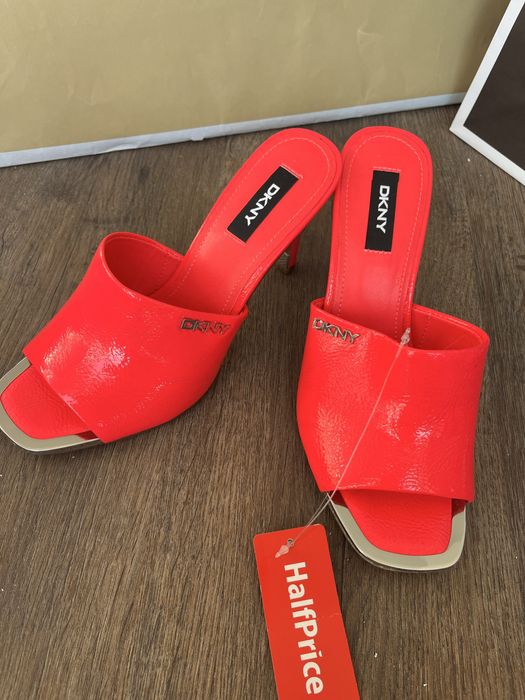 DKNY klapki na obcasie sandałki r 38/37 neonowy róż różowe