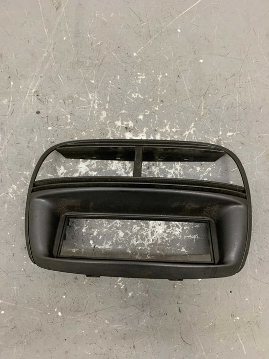 Fiat Punto II 2 Kratka Wentylacyjna Panel Radia
