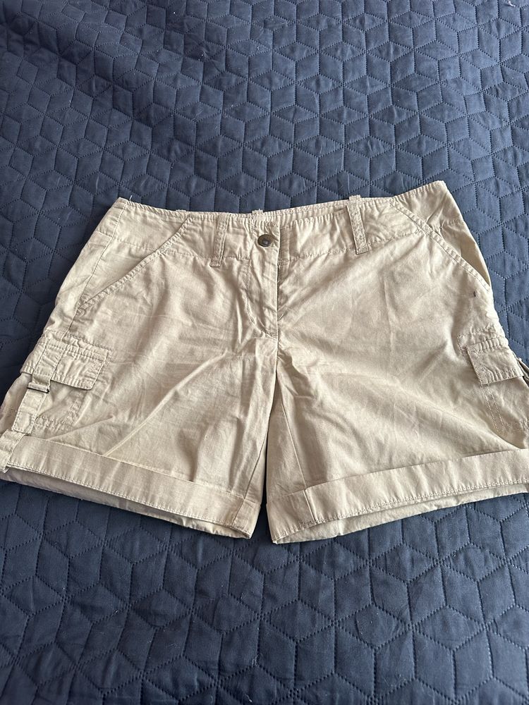 Шортижіночі Tommy Hillfiger, розмір 6, це М