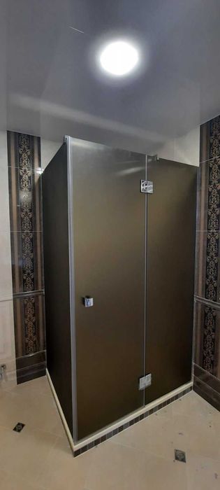 Душові кабіни, двері в душ, шторки на ванну. Перегородки для душу.