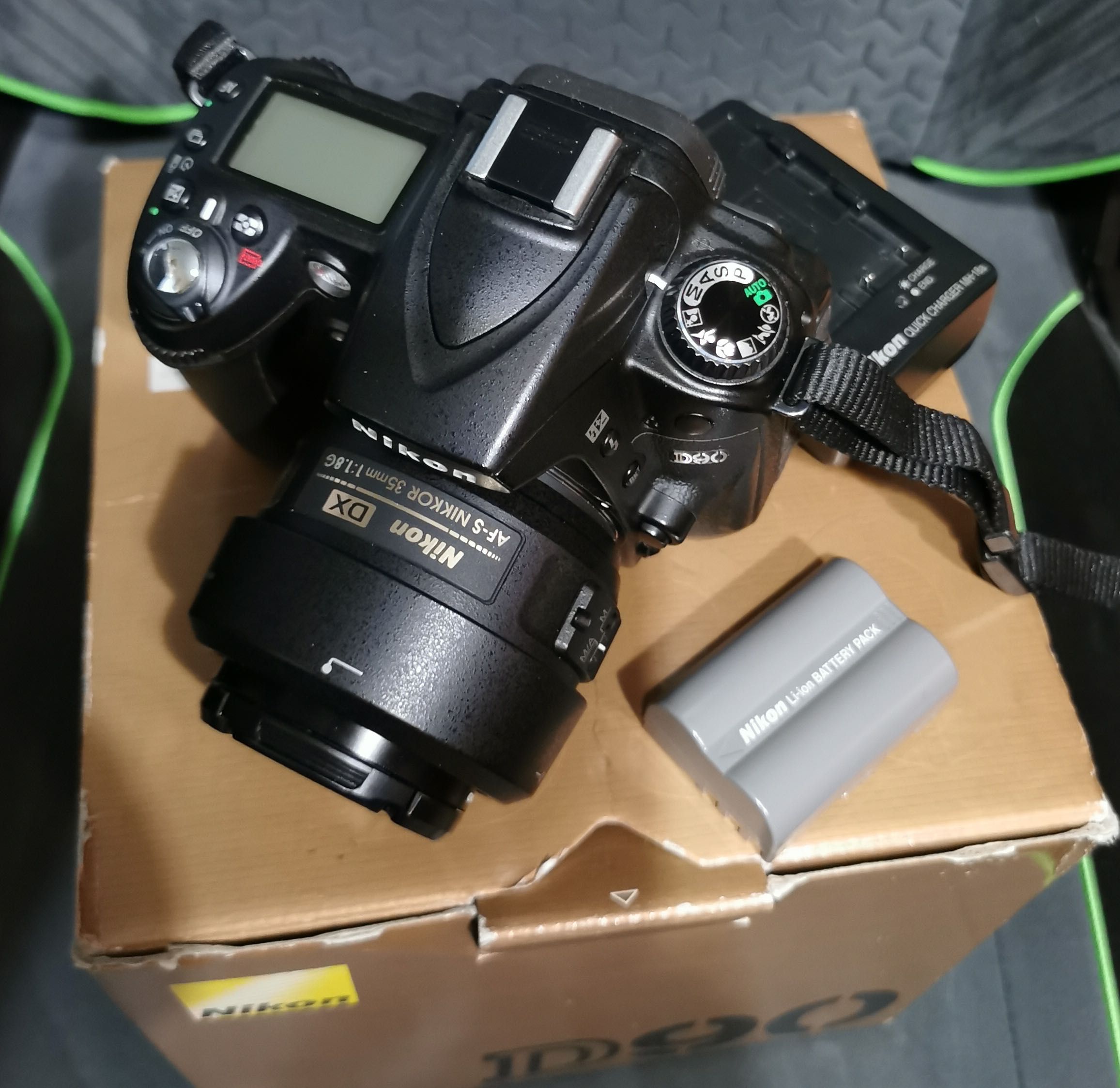 Nikon D90 pudełko stan bdb.