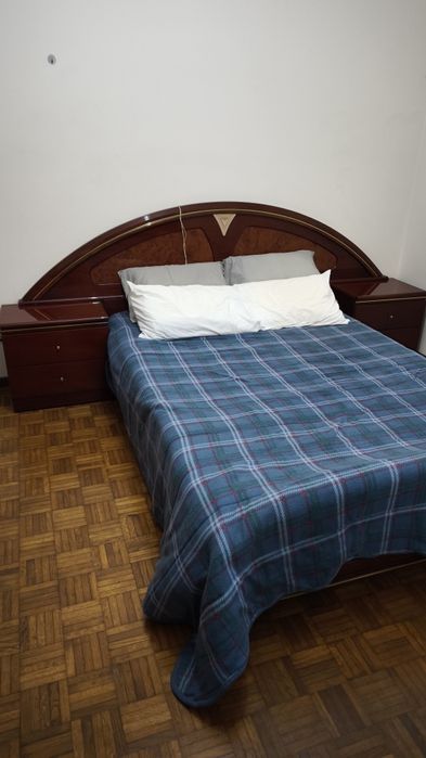 Conjunto mobília de quarto Cama estrado colchão cómoda espelho mesa