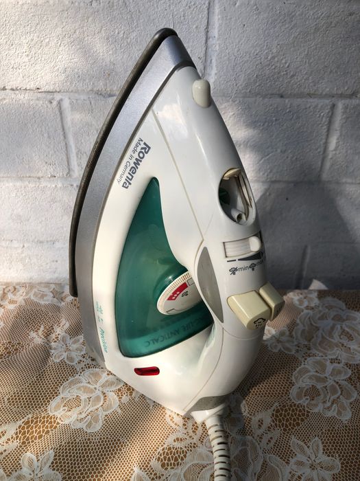 Продам утюг немецкий Rowena DM520