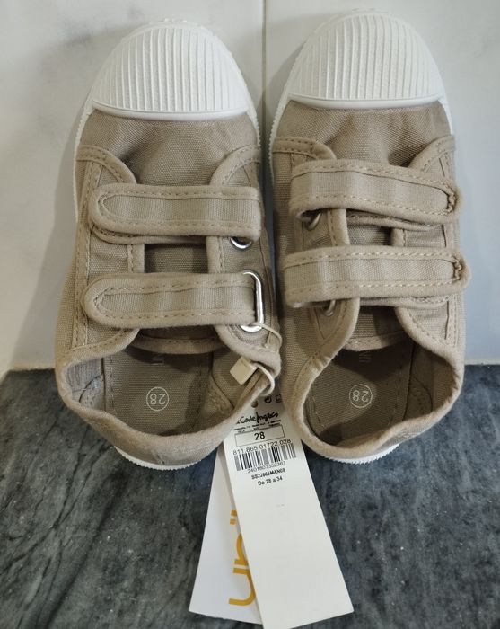 Sapatilhas Bejes Novas da Unit Shoes