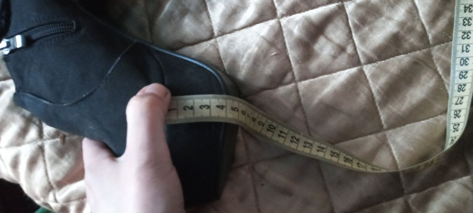 Czarne botki na wysokiej szpilce