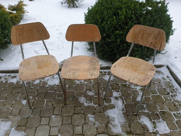 Metalowe krzeslo z okresu PRL do renowacji 8szt