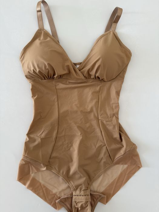 Modelujące body wyszczuplające