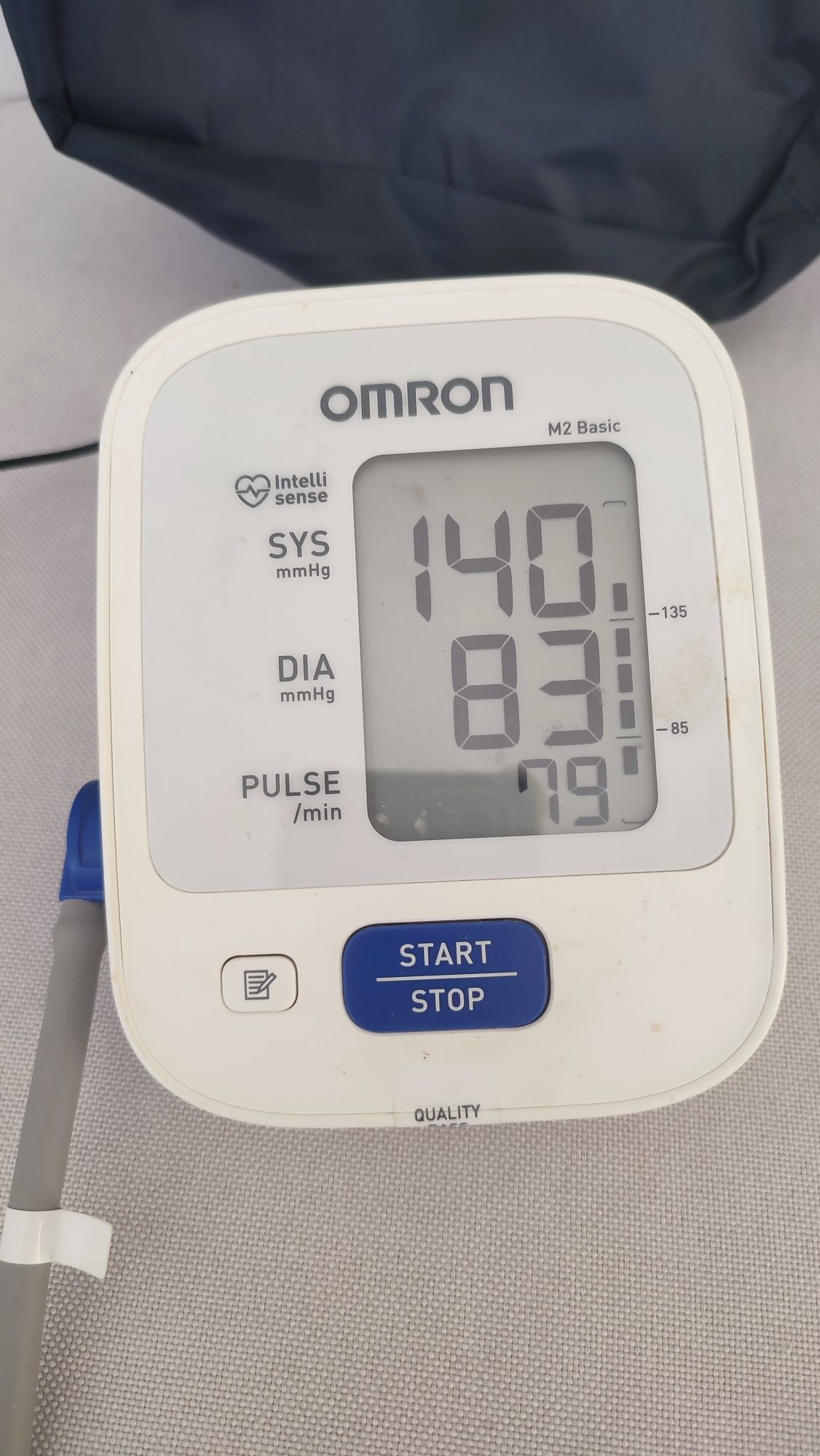 Автоматичний тонометр OMRON M2 BASIC що був у використанні
(HEM 7121)