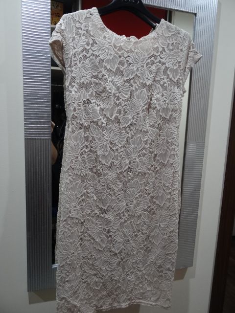 Elegancka sukienka koronkowa