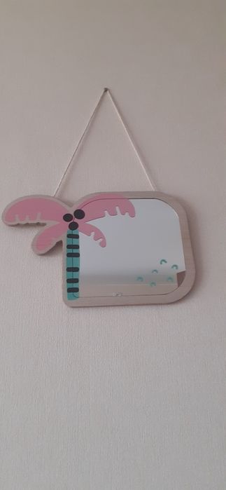 Lustro ozdobne pokoju dziecięcego.  Nowe