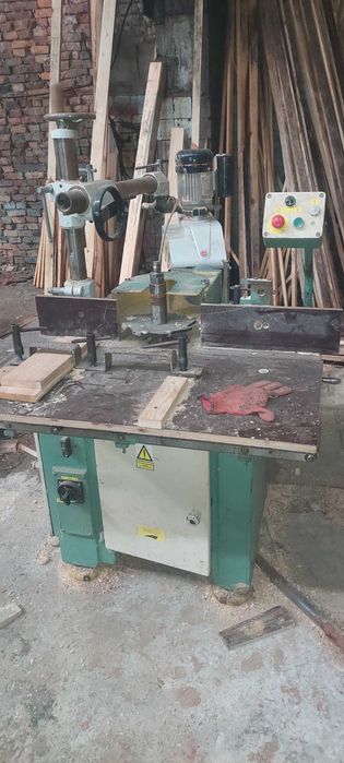 Продам деревообробний фрезерний верстат з автоподатчиком