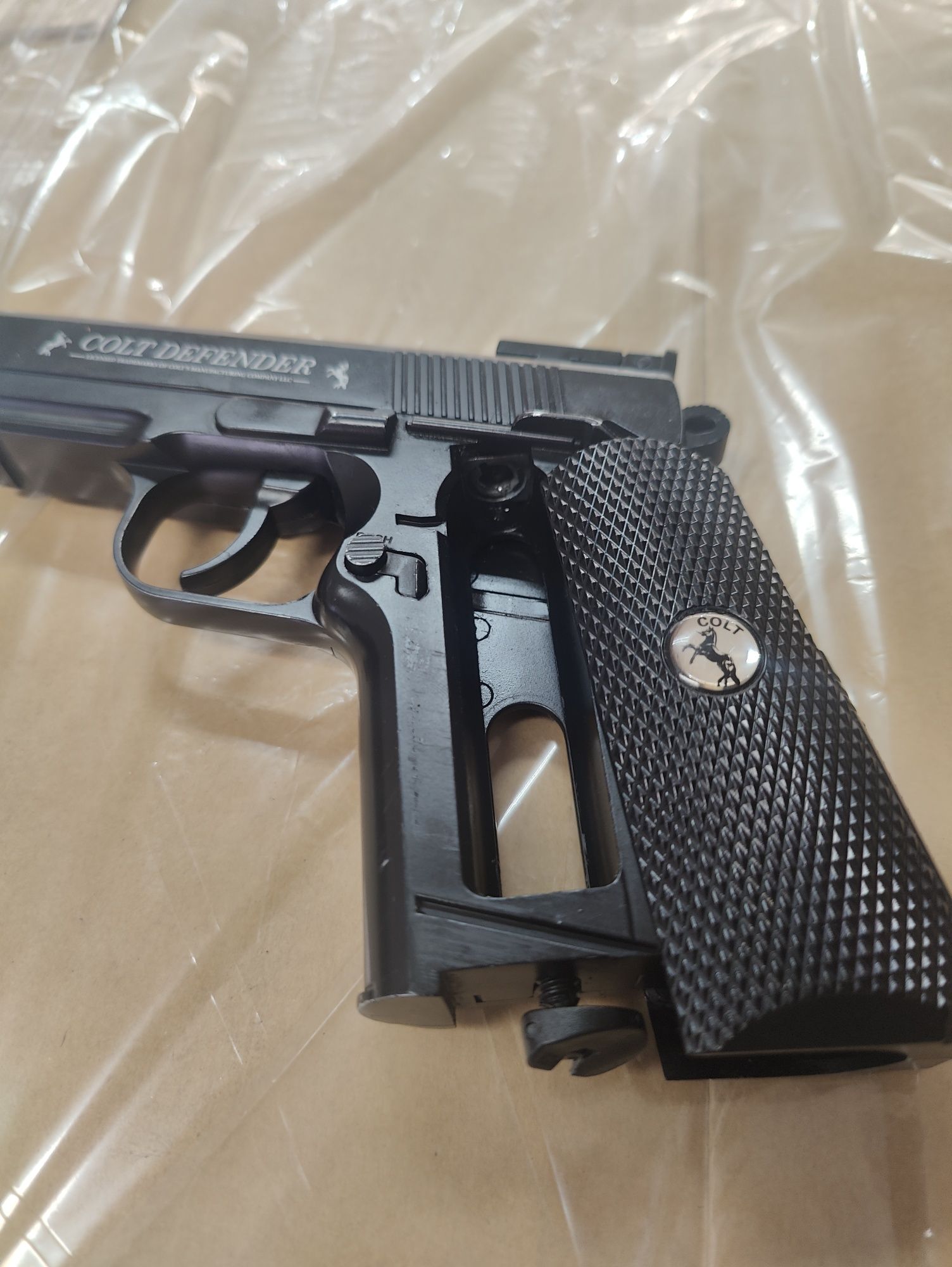 Arma CO2 colt defender
