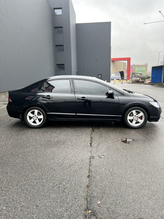 Продам Honda Civic 1.8 на автомате в отличном состоянии