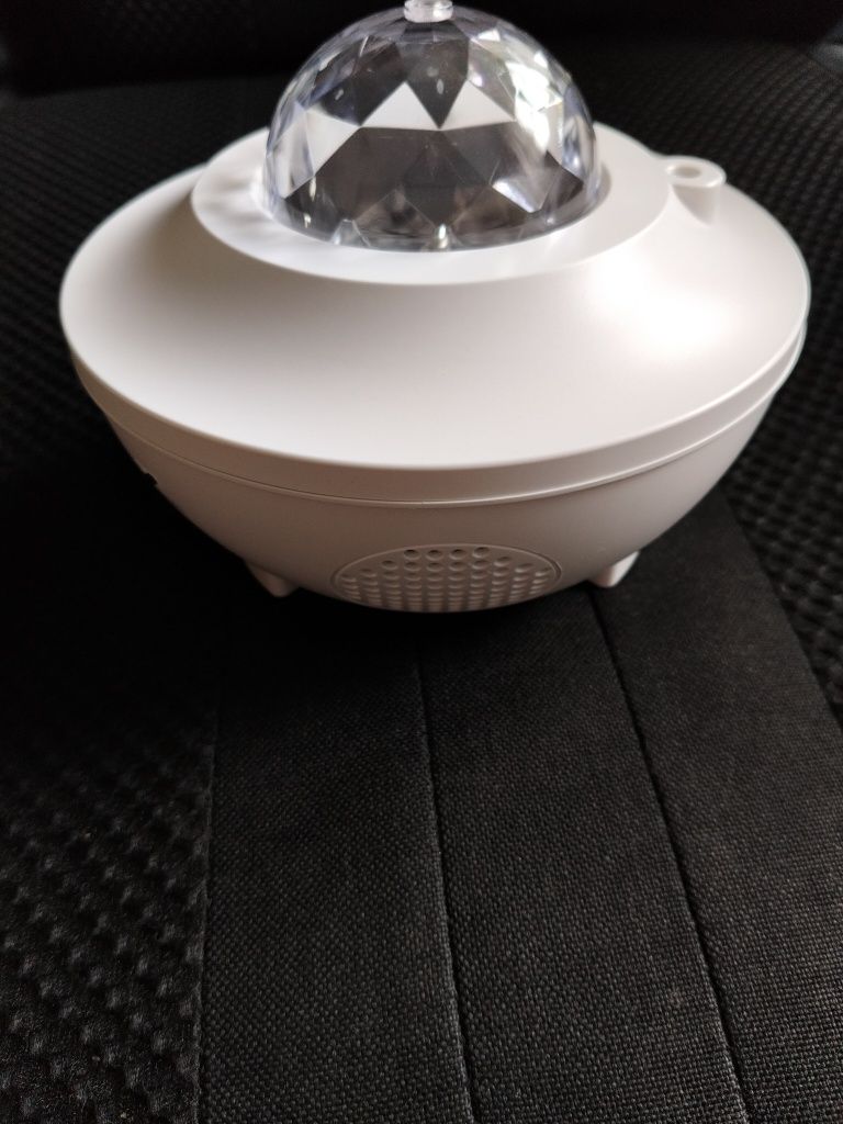Mega biała lampka nocna projektor gwiazd bluetooth + pilot i kabel USB