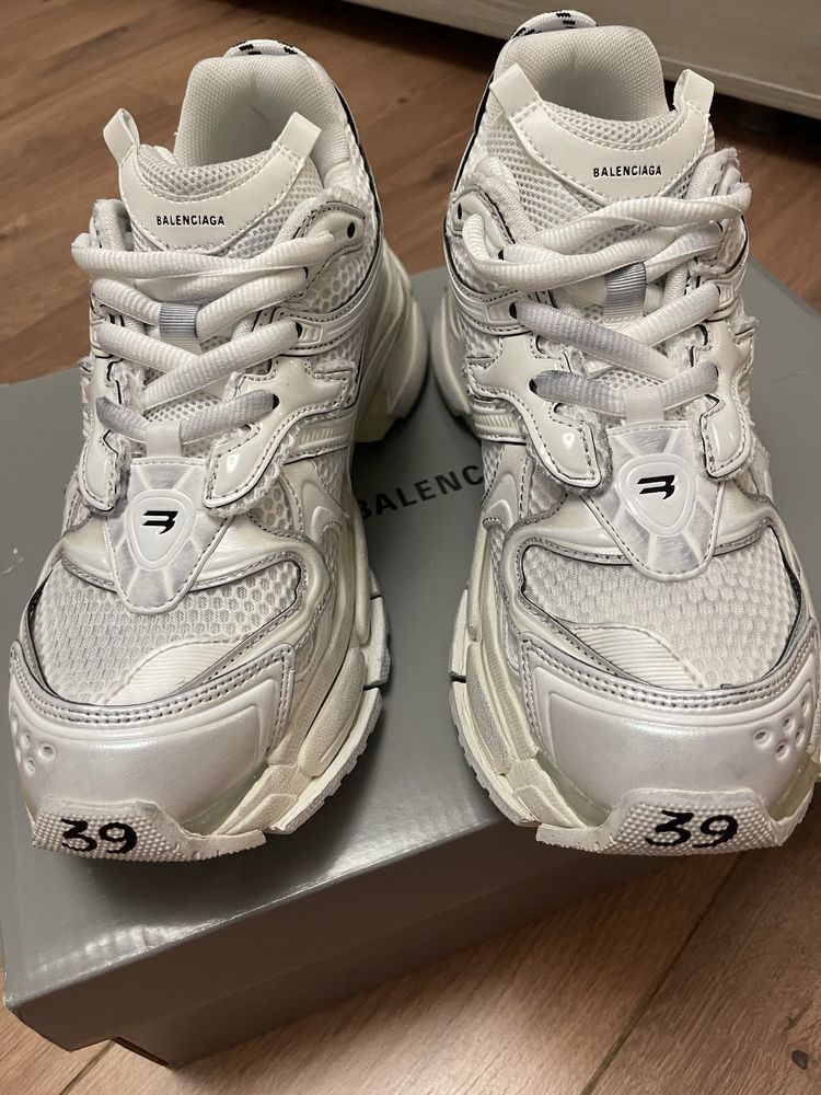 Кросівки balenciaga runner 2