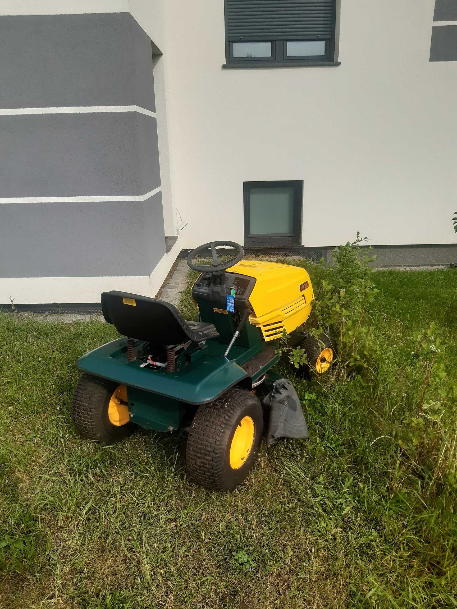 Traktorek MTD YardMan Briggs 11hp 2 noże wyrzut  ZADBANY