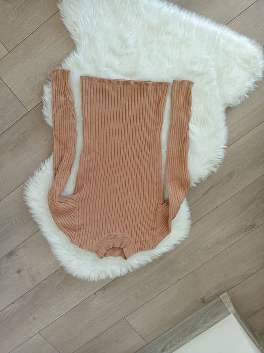 Beżowy brązowy dopasowany sweter półgolf S M