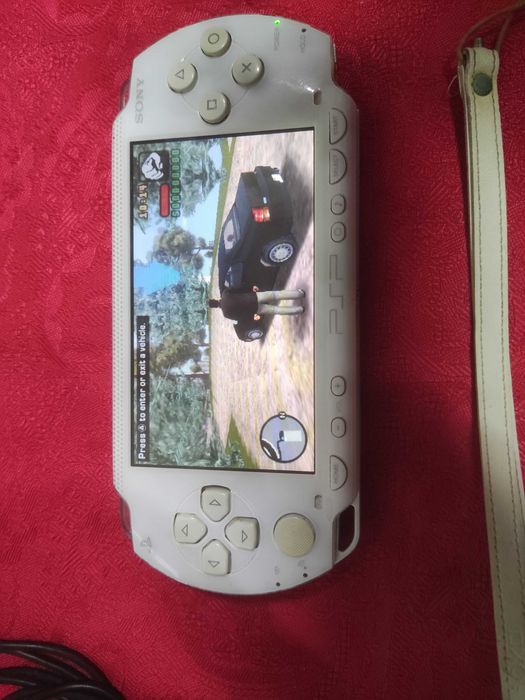 Playstation PSP Branca 1004- jogos- cartão 1GB