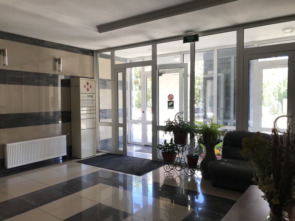 Продам на пр.Лобановського,6а 2-кімн.квартиру з ремоном та меблями