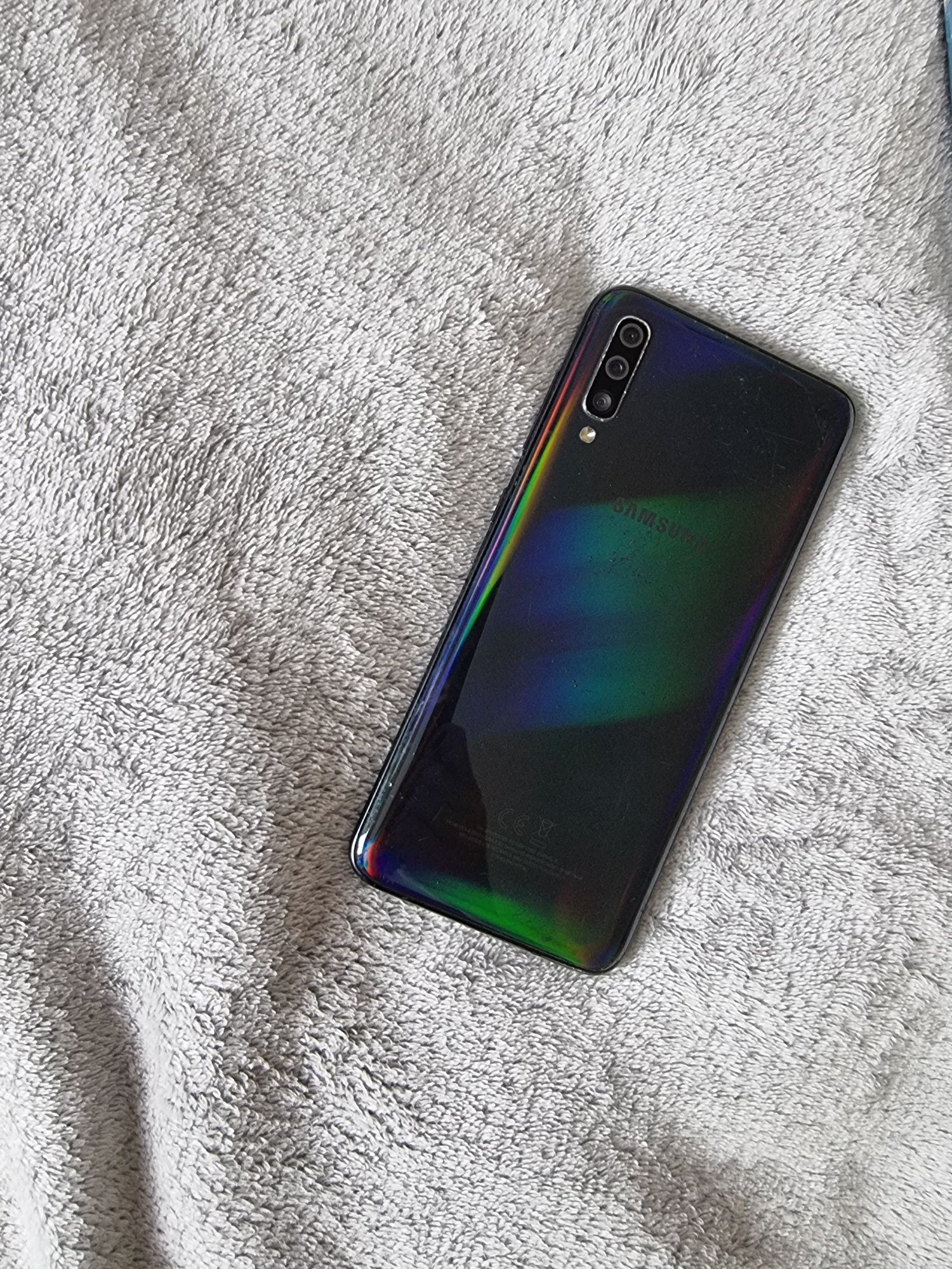 Samsung galaxy A70 + 2 etui