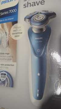 Продам
 Электробритва PHILIPS series 7000