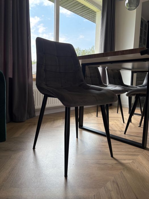 Stół do salonu z 6 krzesłami