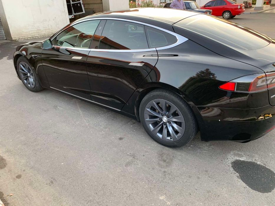 продам Тесла модел S 2016 г.в