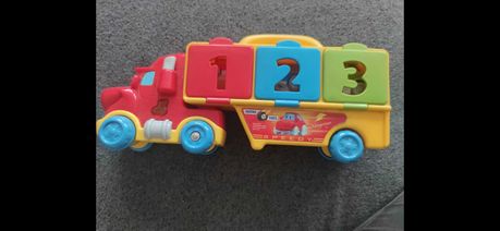 Zabawka - ciężarówka z przyczepą