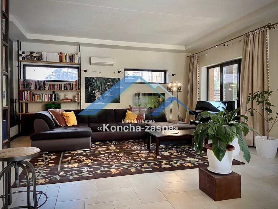 Дом в клубном КГ с бассейном. Козин. Конча Заспа