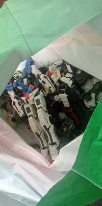 Zabawki roboty typu transformers