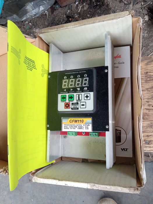 Інвертор частотний CFM110 0,37 кВт 220В